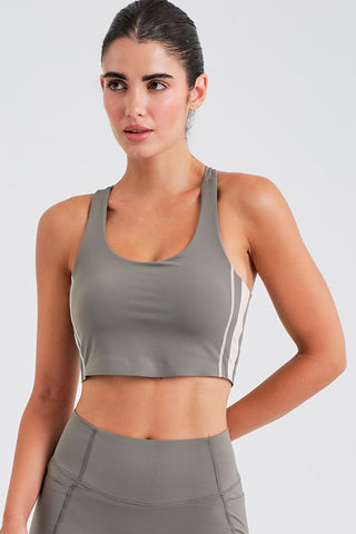 Top Deportivo Gris con Espalda Cruzada y Detalle en Contraste