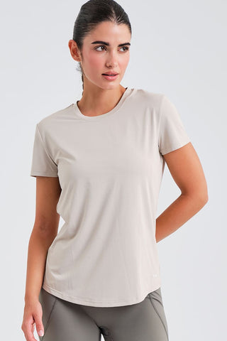 Camiseta Holgada Beige con Detalles Fruncidos y Tejido Técnico