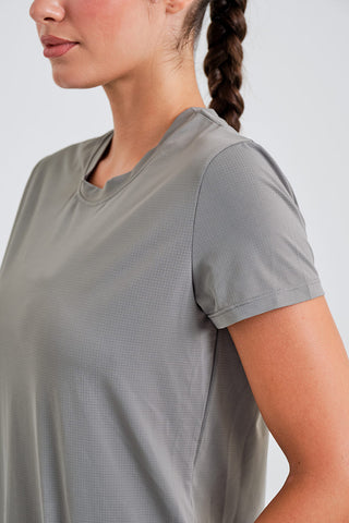 Camiseta Holgada Gris con Detalles Fruncidos y Tejido Técnico