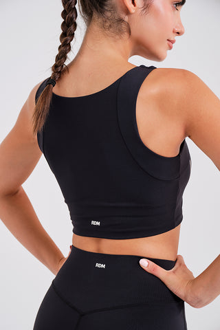 Top Deportivo Negro con Detalle en Contraste y Relleno Interior