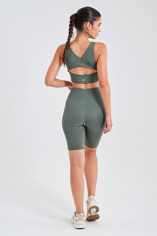 Leggings Ciclistas Verdes con Cintura Compresiva y Detalle en Contraste