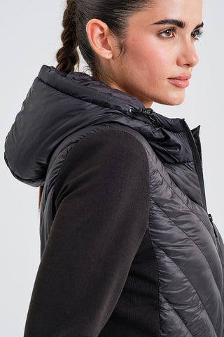 Chaqueta Acolchada Negra con Capucha para Mujer
