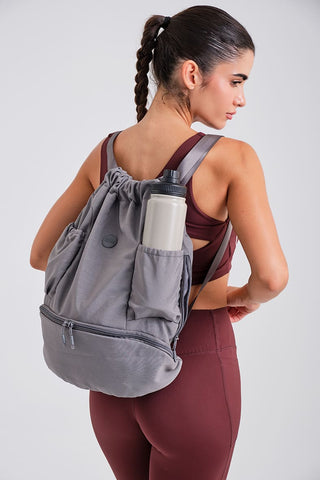 MOCHILA GRIS